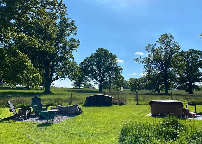Poachers Hut At Keepers Cottage - Hot Tub & Pizza Oven - Trossachs