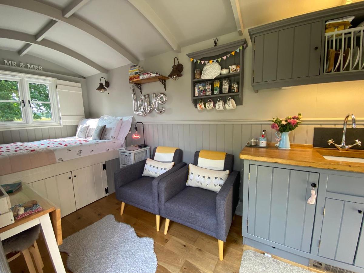Holiday home Poachers Hut At Keepers - Hot Tub & Pizza Oven - Trossachs *