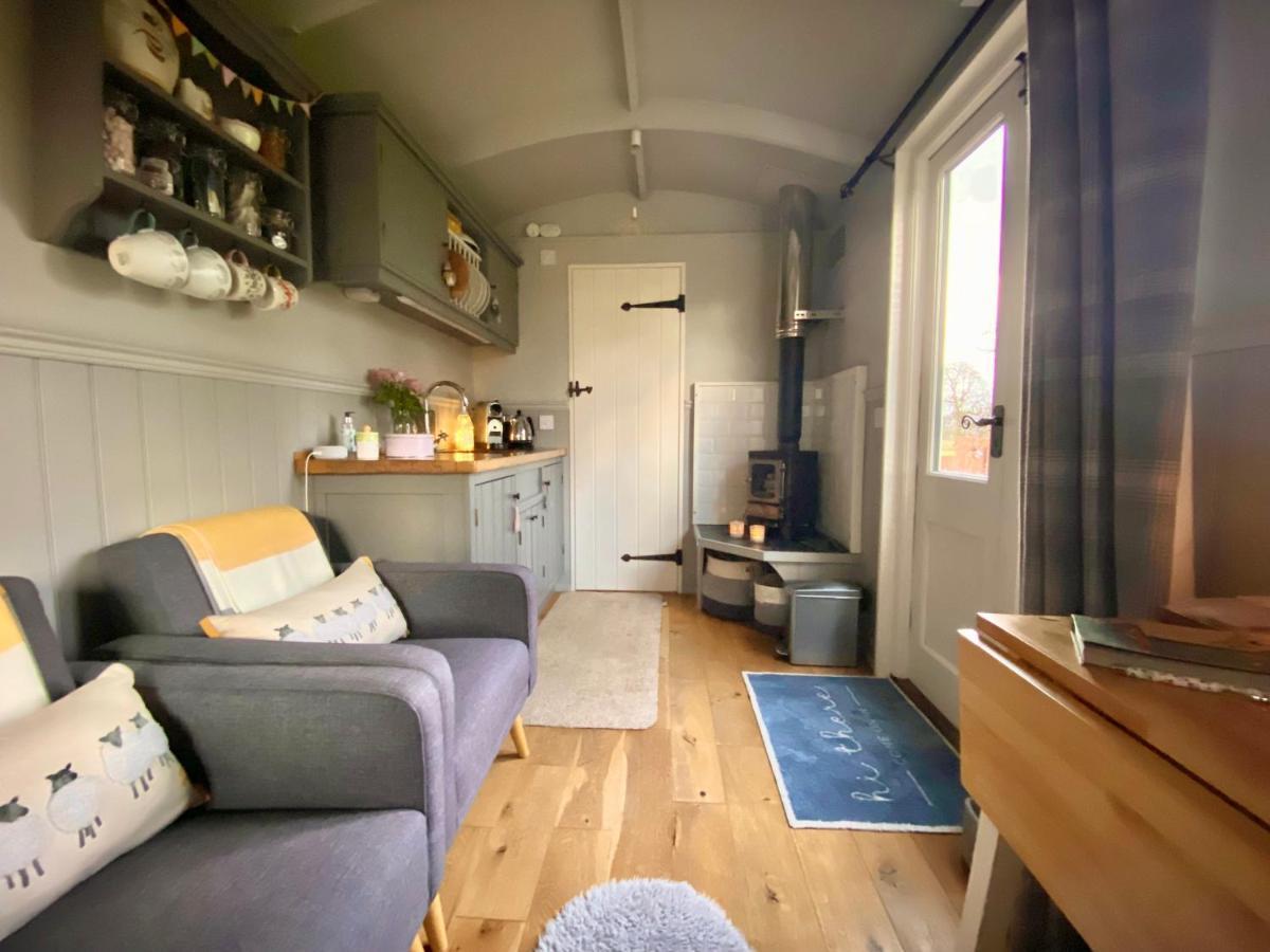 Holiday home Poachers Hut At Keepers - Hot Tub & Pizza Oven - Trossachs *